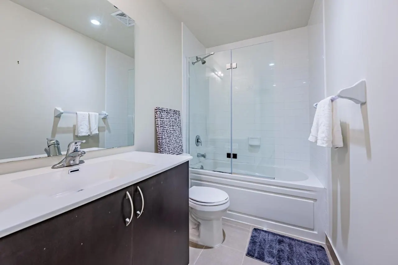 Two Bedroom Condo! Union Station! Downtown Core Toronto 0*,